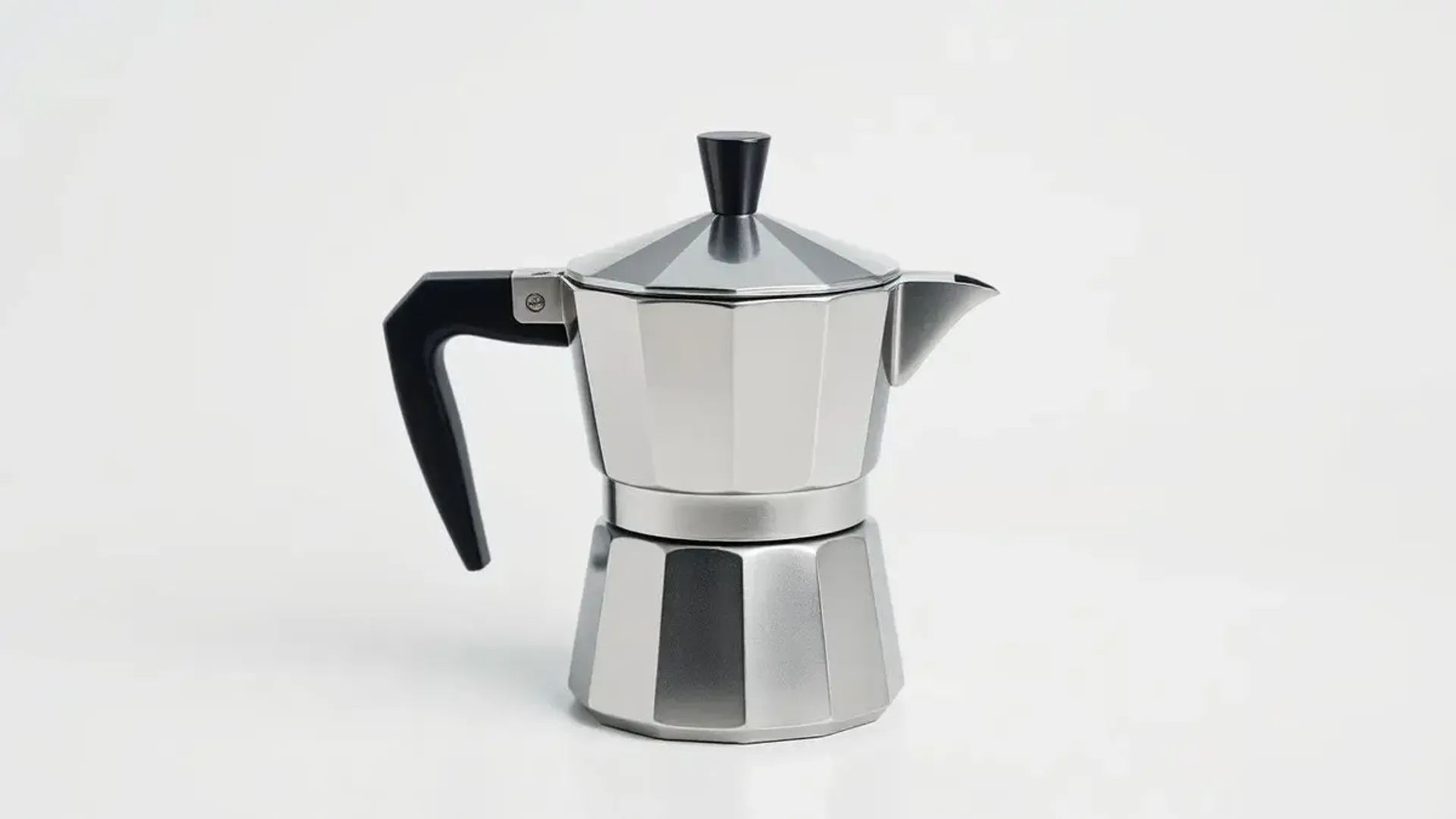 Cafeteira Italiana Bialetti é boa? Veja se vale a pena a original ou genérica